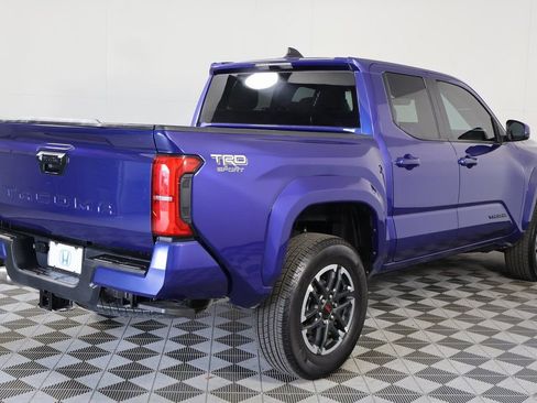 Used 2025 Toyota Tacoma TRD Sport RWD image 4