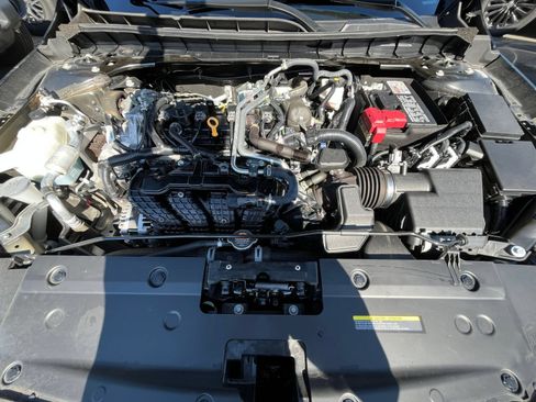 Used 2025 Nissan Altima 2.5 SV FWD image 28