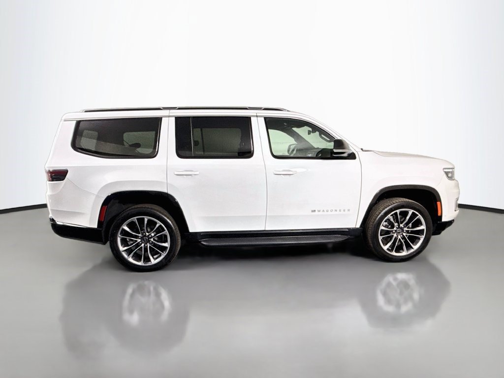 Used 2024 Jeep Wagoneer Series III AWD/4WD image 11