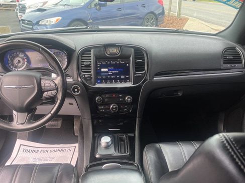 Used 2019 Chrysler 300 S image 13
