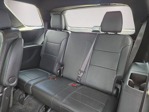 Used 2022 Chevrolet Traverse High Country FWD image 9