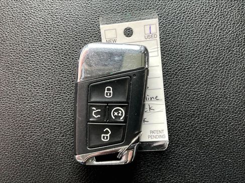 Used 2021 Volkswagen Atlas SE w/ Panoramic Sunroof Package image 25