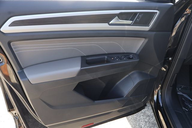Used 2023 Volkswagen Atlas SE FWD image 11