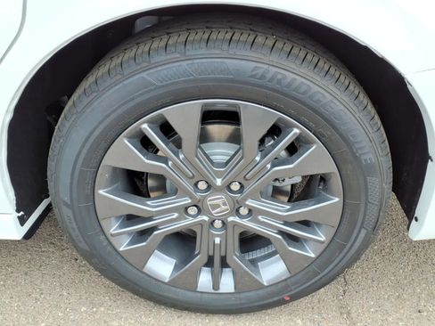 New 2026 Honda Odyssey Touring image 8