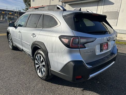 Used 2023 Subaru Outback Touring image 7