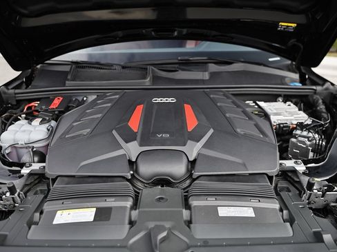 Certified 2023 Audi SQ7 Premium Plus w/ Black Optic Package AWD/4WD image 32