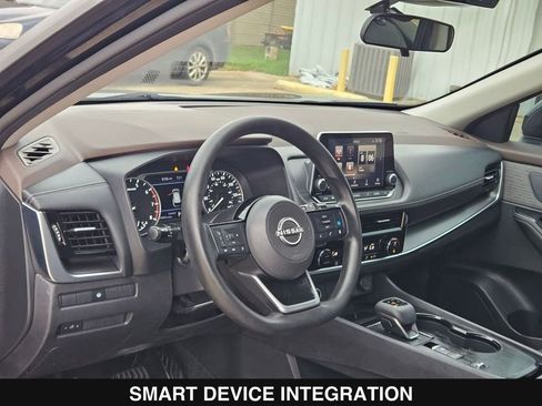 Used 2022 Nissan Rogue SV image 13