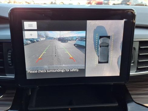 Certified 2022 Ford Explorer Limited w/ Equipment Group 301A image 12