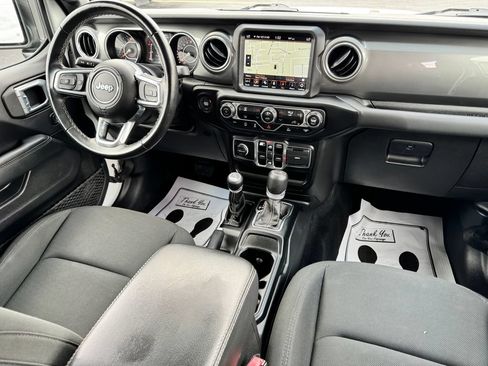 Used 2021 Jeep Wrangler Unlimited Sahara w/ Uconnect 4C Nav & Sound Group AWD/4WD image 12