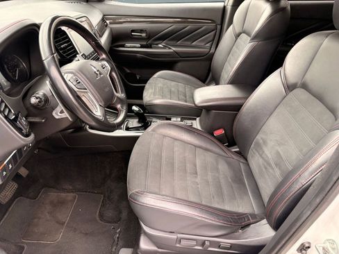 Used 2022 Mitsubishi Outlander LE image 5