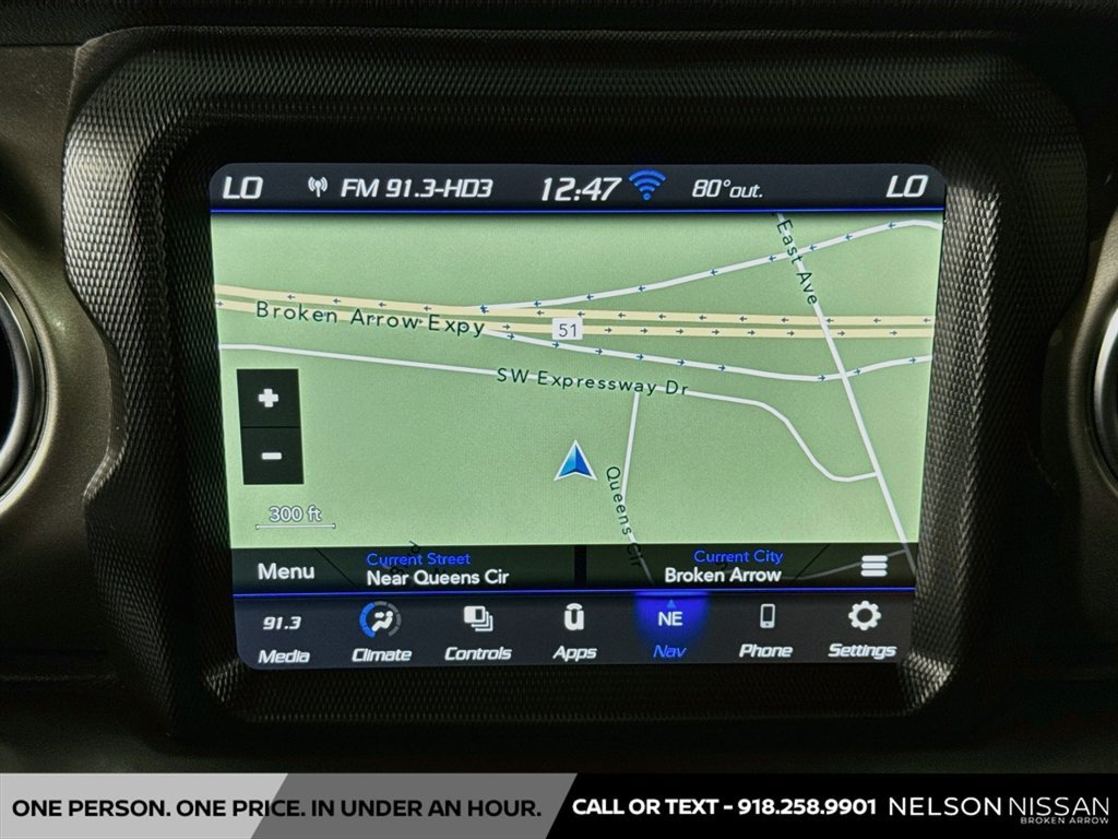Used 2022 Jeep Wrangler Unlimited Sahara w/ Dual Top Group AWD/4WD image 13