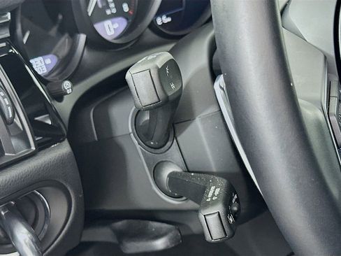 Certified 2025 Porsche Macan image 11