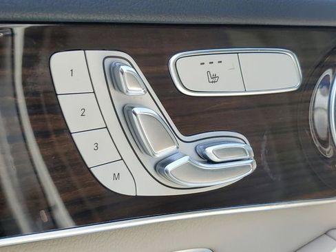 Used 2021 Mercedes-Benz GLC 300 image 13