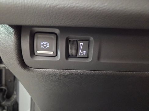 Used 2024 Cadillac XT4 Premium Luxury FWD image 19