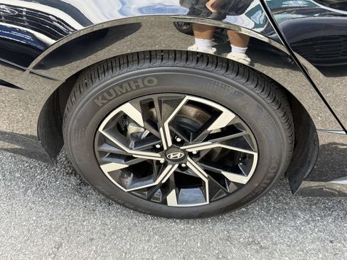 Certified 2025 Hyundai Sonata SEL AWD/4WD image 8