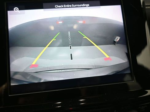 Used 2021 Jeep Grand Cherokee L Laredo image 3