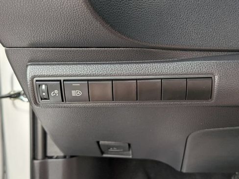 Used 2025 Toyota Corolla LE FWD image 12