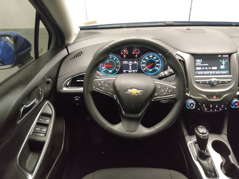Used 2017 Chevrolet Cruze LT w/ Convenience Package FWD image 22