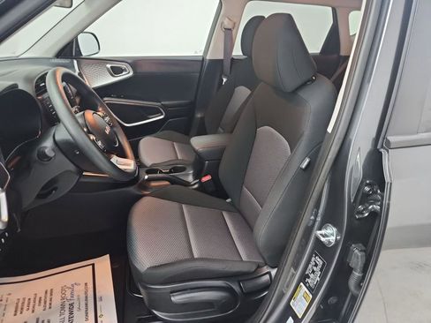 Certified 2025 Kia Soul LX FWD image 15