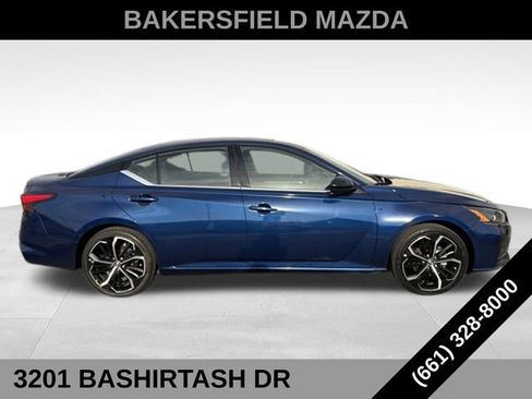 Used 2024 Nissan Altima 2.5 SR w/ SR Premium Package FWD image 6