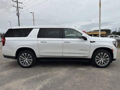 Used 2021 GMC Yukon XL Denali image 2