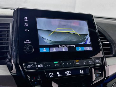 Used 2023 Honda Odyssey Touring image 14