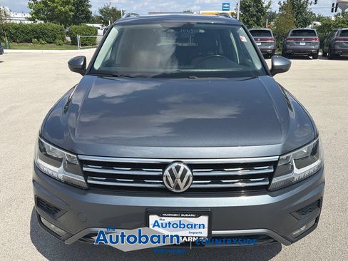 Used 2018 Volkswagen Tiguan SEL AWD/4WD image 2