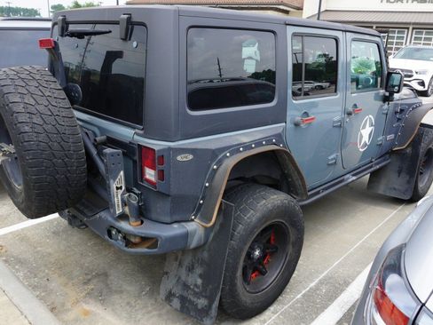 Used 2013 Jeep Wrangler Unlimited Rubicon AWD/4WD image 5