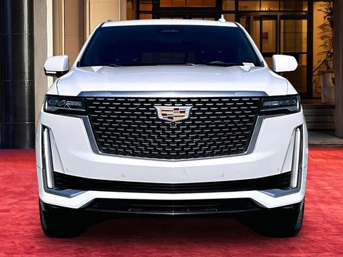 Used 2021 Cadillac Escalade Premium Luxury RWD image 3