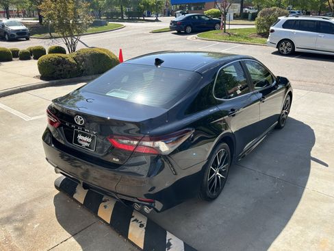 Used 2024 Toyota Camry SE image 14