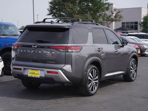 Used 2024 Nissan Pathfinder Platinum FWD image 6