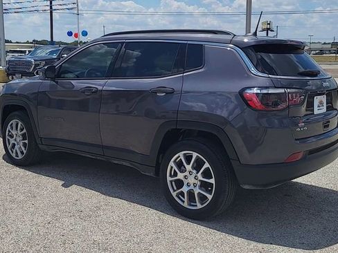 Used 2024 Jeep Compass Latitude image 6