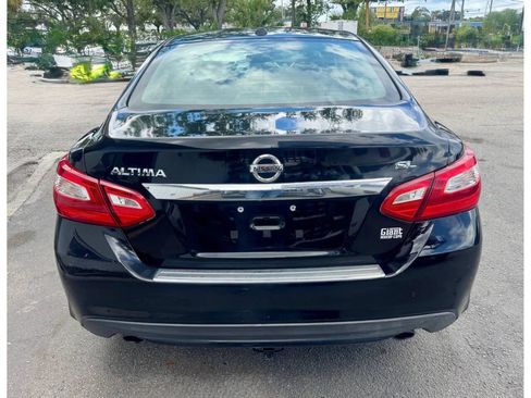 Used 2016 Nissan Altima 2.5 SL w/ 2.5 Technology w/LED Package FWD image 9