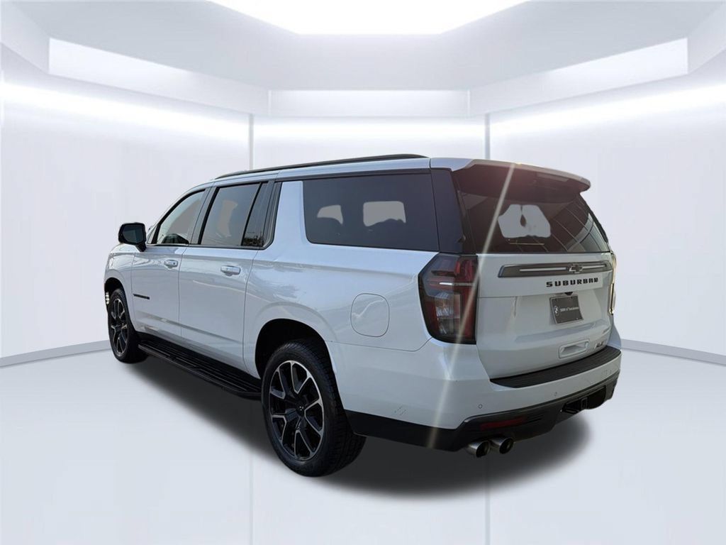 Used 2022 Chevrolet Suburban RST w/ Sport Performance Package AWD/4WD image 5
