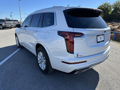 Certified 2025 Cadillac XT6 Luxury image 3