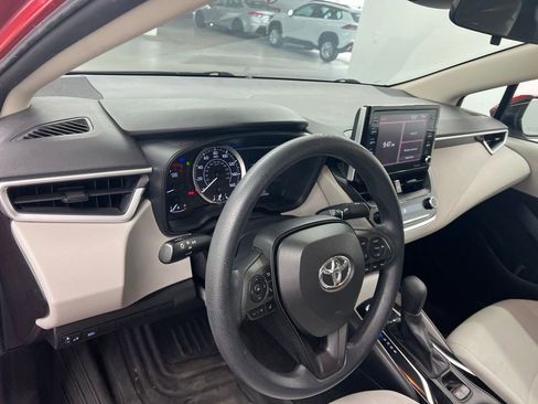Used 2021 Toyota Corolla LE image 7