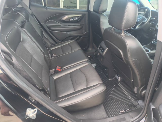 Used 2022 GMC Terrain SLT w/ Infotainment Package II AWD/4WD image 9
