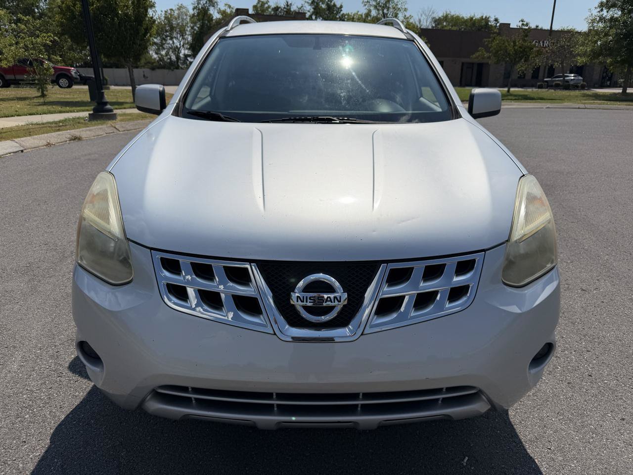 Used 2011 Nissan Rogue SV FWD image 2