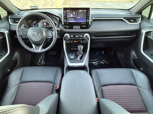 Used 2021 Toyota RAV4 XSE image 31