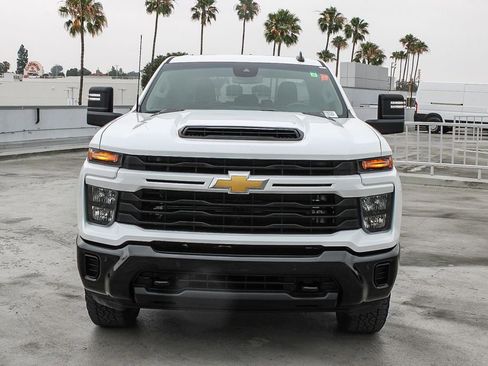 Used 2025 Chevrolet Silverado 2500 Custom w/ Custom Value Package AWD/4WD image 3