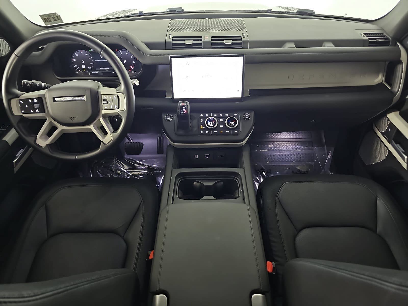Used 2024 Land Rover Defender 130 X-Dynamic SE AWD/4WD image 11
