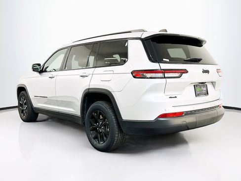 Used 2024 Jeep Grand Cherokee L Laredo image 5