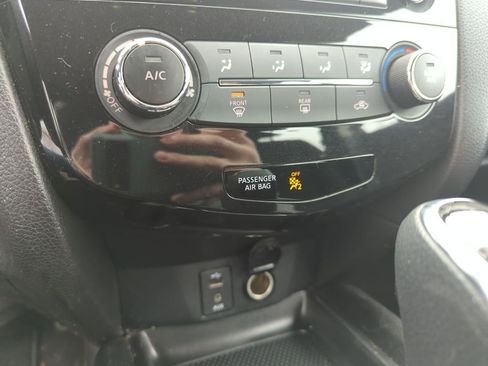 Used 2018 Nissan Rogue Sport S image 12