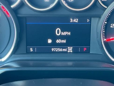 Used 2021 Chevrolet Silverado 1500 LT image 24