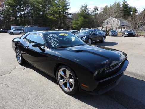 Used 2014 Dodge Challenger R/T image 2