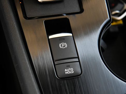 Used 2025 Nissan Rogue SV AWD/4WD image 24