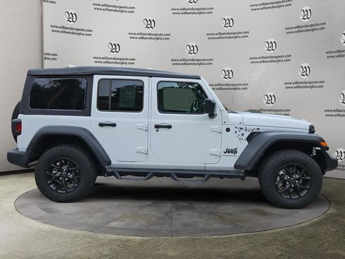 Used 2024 Jeep Wrangler Unlimited Sport AWD/4WD image 6