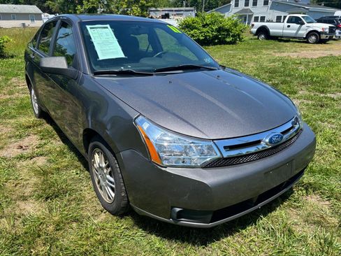 Used 2011 Ford Focus SE w/ 201A Rapid Spec Order Code FWD image 3