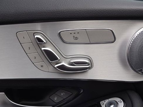 Used 2019 Mercedes-Benz GLC 300 4MATIC image 12