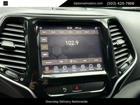 Used 2019 Jeep Cherokee Limited image 30